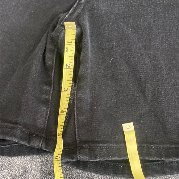 Judy Blue Women's Black Jean Shorts L - Picture 2 of 5